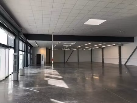 location commerce 620 m²