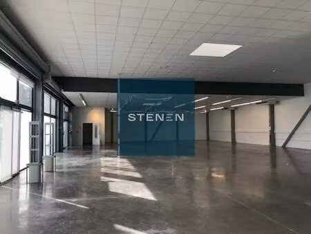 location commerce pertuis 84120 620m²