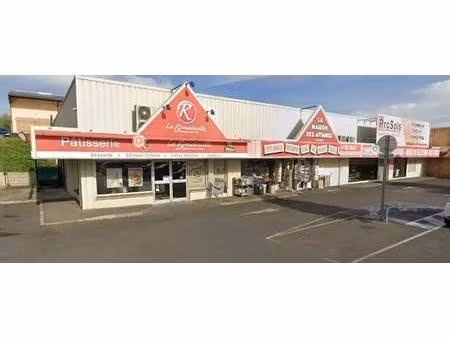 location commerce 150 m²
