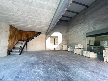location commerce saint jean d illac 33127 105m² à 265m²