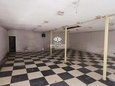 location commerce 110 m²