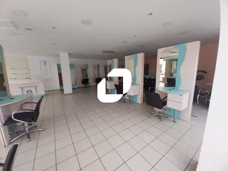 location commerce saint medard en jalles 33160 135m²
