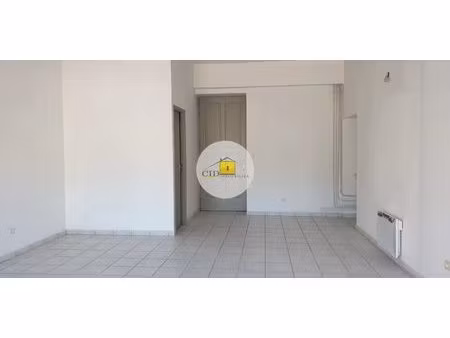 location commerce 35 m²