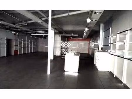 location commerce tarbes 65000 220m²