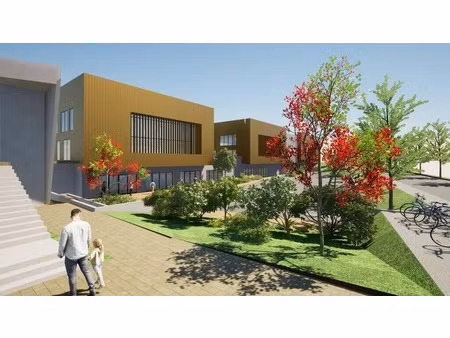 location commerce 149 m² à 7 700 m²