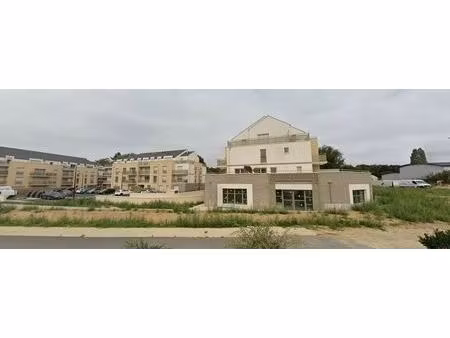 location commerce 308 m²