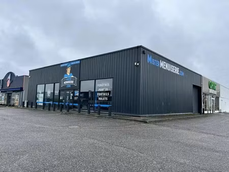 location commerce 257 m² à 1 271 m²