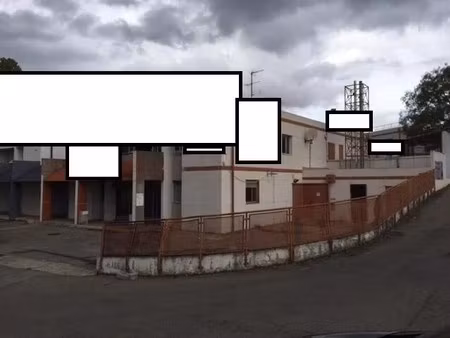 location commerce 800 m²