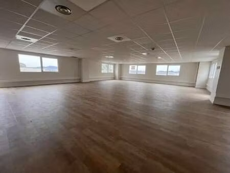 vente bureaux 272 m²