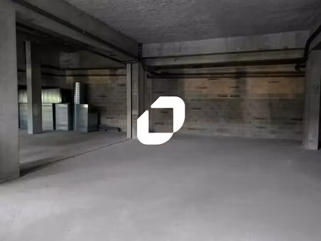 location commerce 222 m² à 476 m²