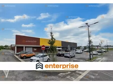 location commerce 1 000 m² à 2 361 m²