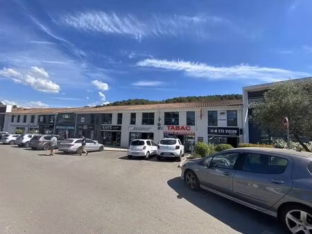 location commerce le tholonet 13100 318m²