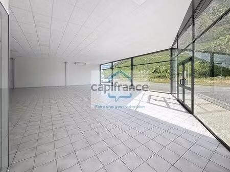 location commerce montmelian 73800 2063m²