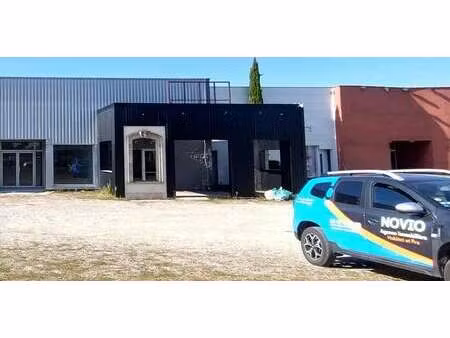 location commerce 155 m²