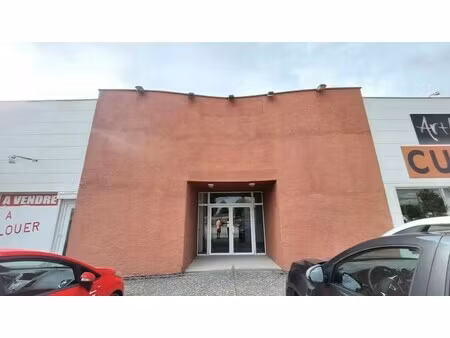 location commerce 334 m²
