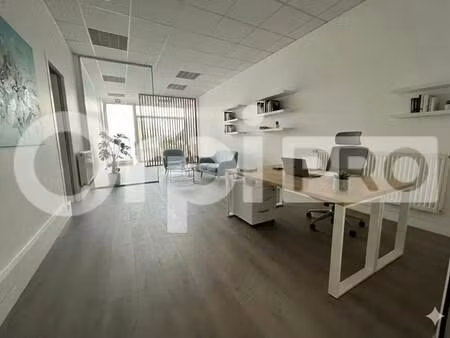 location commerce 110 m²