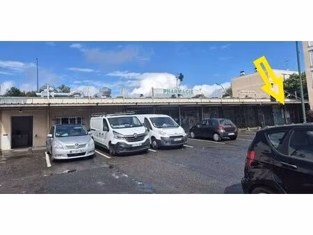 location commerce 82 m²
