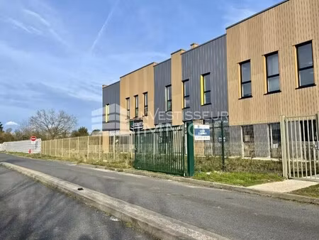 location commerce servon 77170 140m²