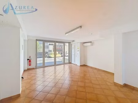 location commerce antibes 06600 220m²