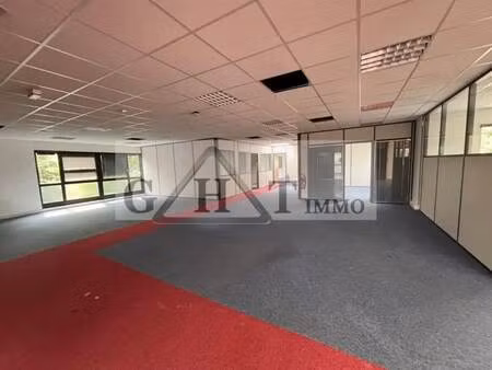 location commerce buc 78530 392m²