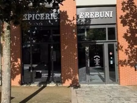 location commerce cholet 49300 108m²
