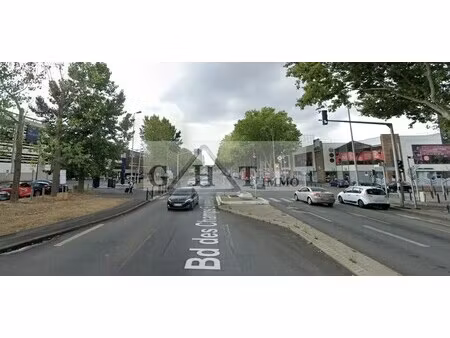 location commerce 690 m²