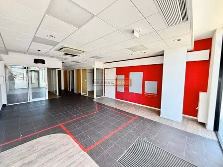 location commerce 180 m²