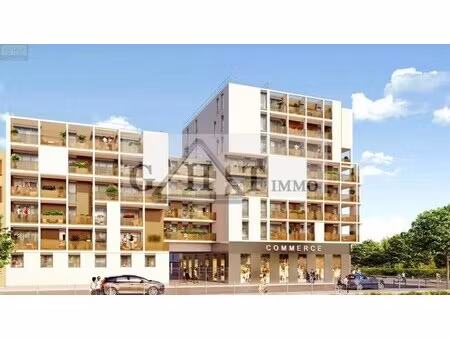 location commerce 211 m²