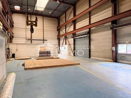 location commerce 325 m²