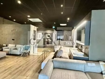location commerce 570 m²