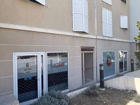 location commerce 202 m²