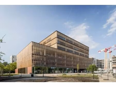 location commerce 87 m²