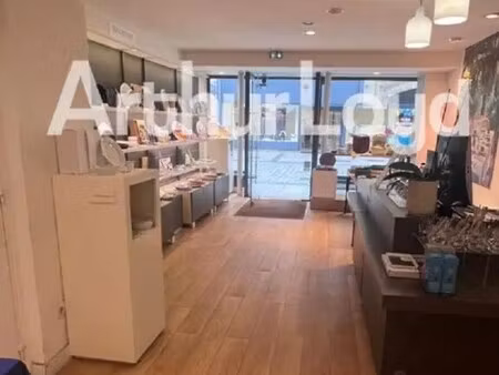 location commerce caen 14000 145m²