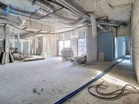 location commerce 212 m²