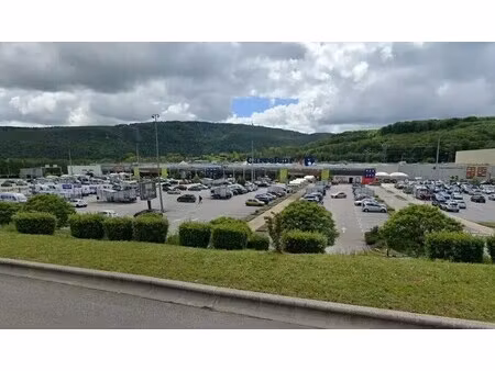 location commerce chalezeule 25220 144m²
