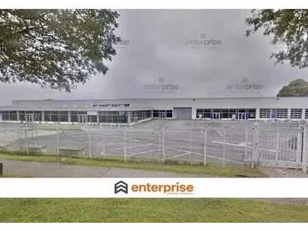 location commerce 1 530 m²