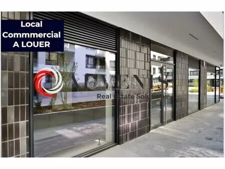 location commerce lattes 34970 250m²