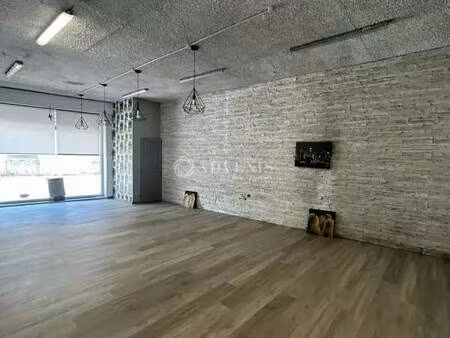 location commerce 120 m²