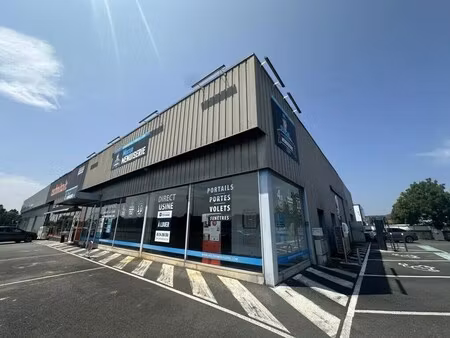 location commerce marsac sur l isle 24430 300m²