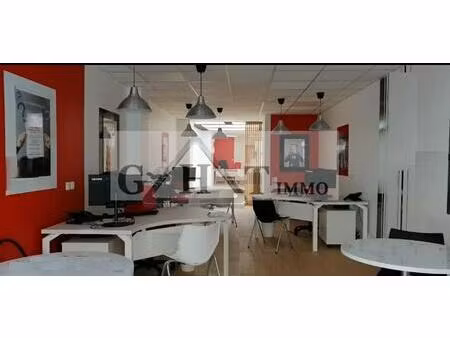 location commerce melun 77000 90m²