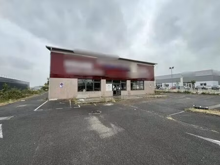 location commerce rambouillet 78120 780m²