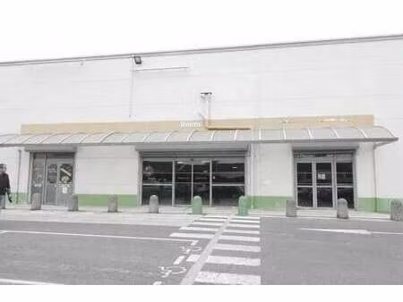location commerce 1 490 m²