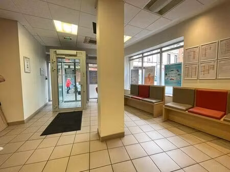 location commerce 85 m²