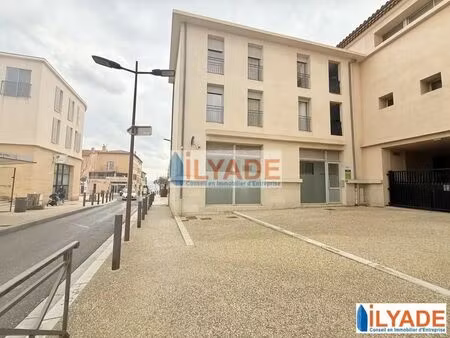 location commerce 235 m²