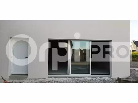 location commerce 76 m²