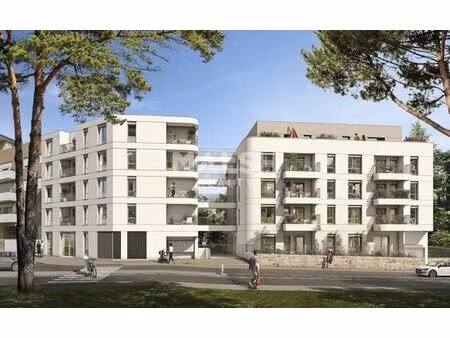 location commerce ecully 69130 99m²