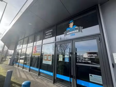 location commerce 226 m²