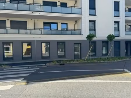 location commerce 88 m²