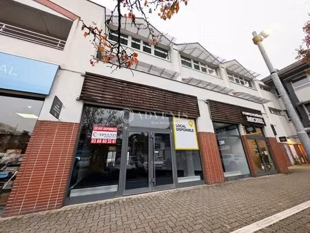 location commerce illkirch graffenstaden 67400 131m²