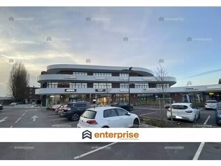 location commerce 152 m²